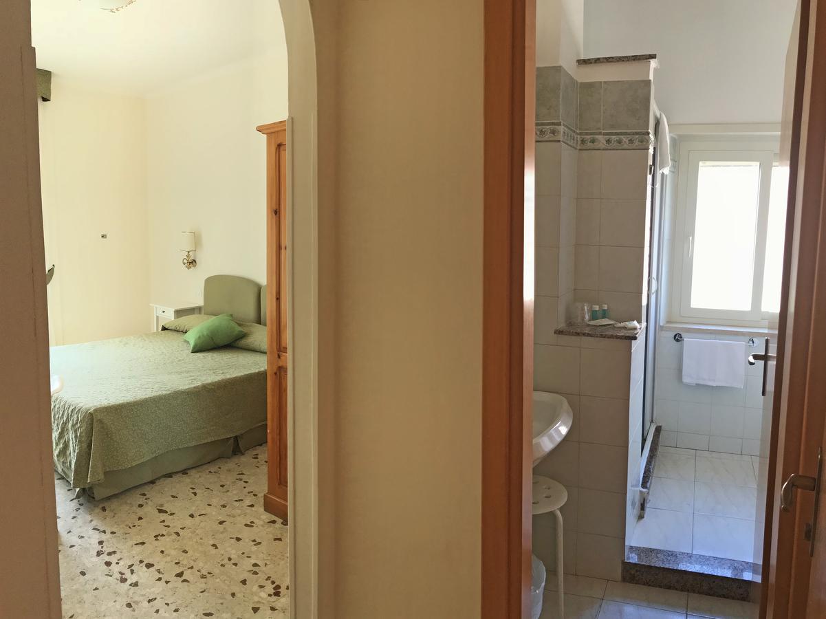 Villa Del Sole Terracina Exterior photo