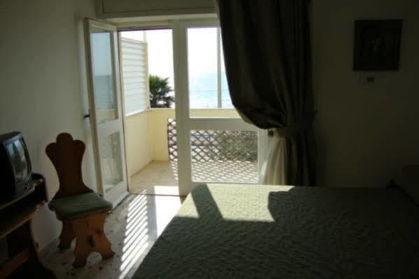 Villa Del Sole Terracina Exterior photo